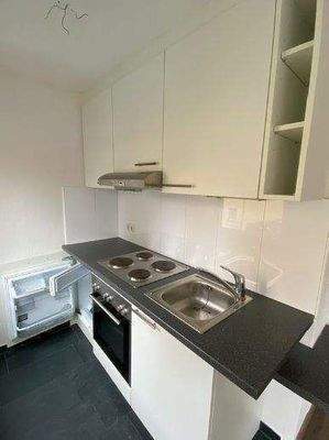 hochwertige Küche mit Kühlschrank