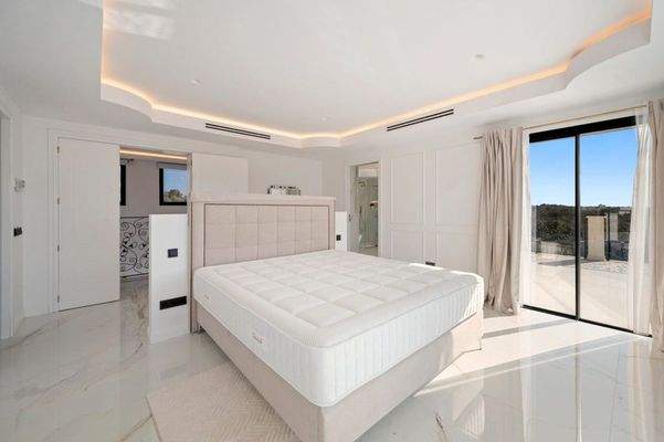 Exklusive Neubauvilla mit Aussicht zu verkaufen in Son Gual Mallorca BHHS-BAL-0778