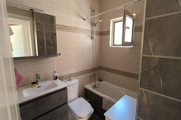 Kreta, Kalamitsi Amigdali: Charmantes kretisches Haus mit privatem Olivenhain und Bergblick zu verkaufen