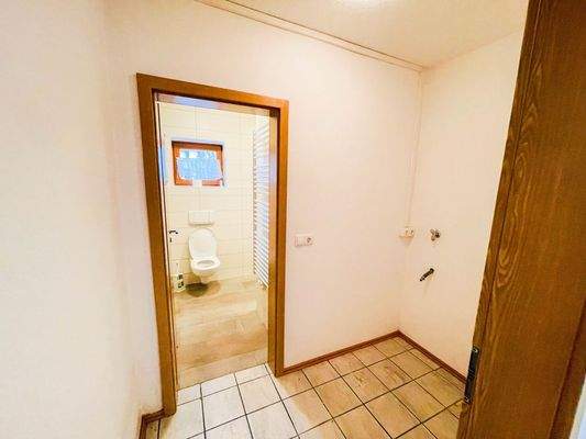 Abstellraum Durchgang Badezimmer