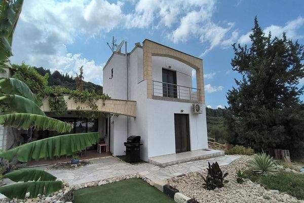 Kreta, Pemonia: Ruhiges und weitläufiges Anwesen zu verkaufen