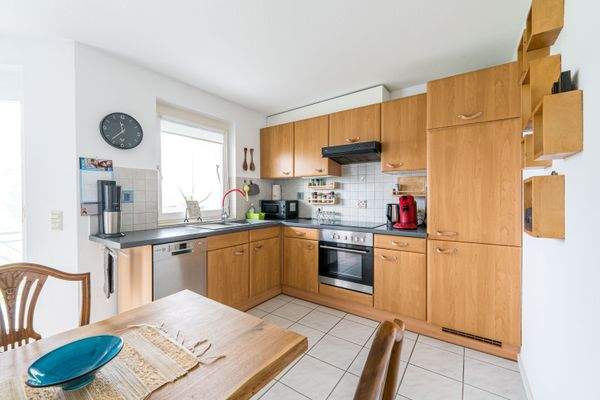 Küche mit Essbereich