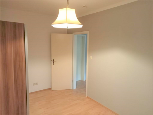 Schlafzimmer 1.PNG