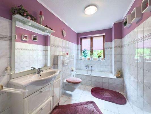 Badezimmer mit Wanne