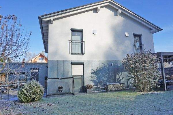 Blick auf das Haus vom Südgarten