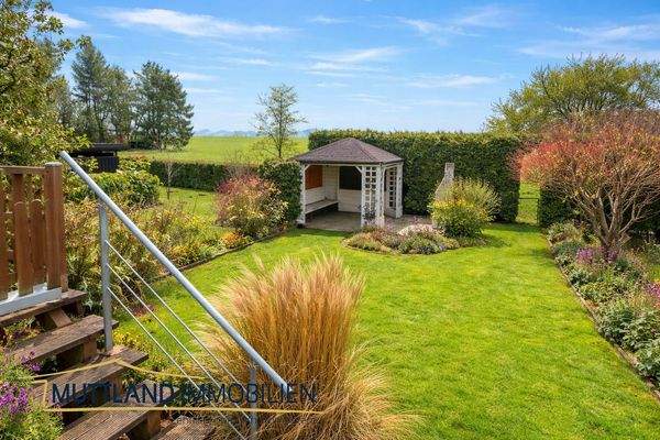 Garten - KI-generiertes Sommerfeeling