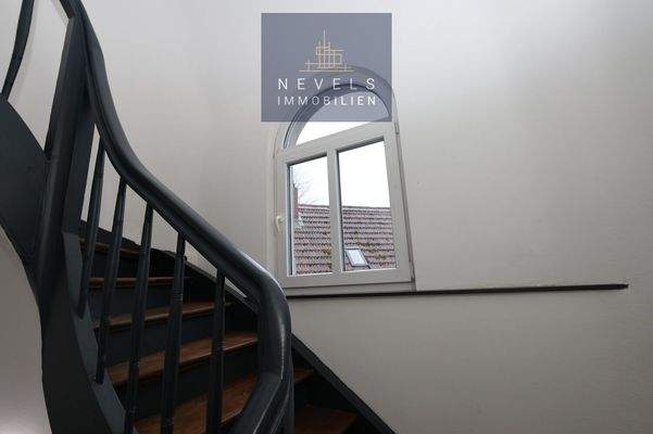 Treppenhaus zur Wohnung    