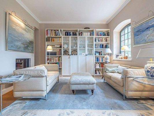 Wohnzimmer mit Kamin.jpg