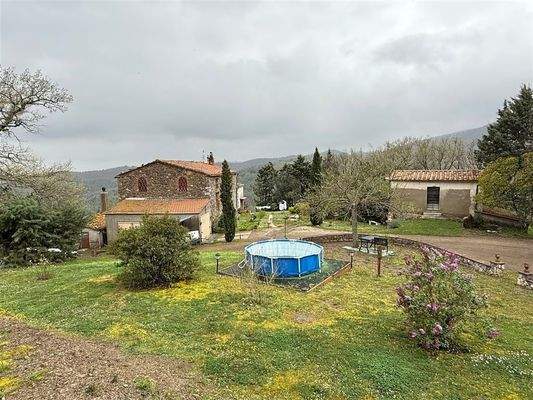 Grundstück mit Wohnhaus 