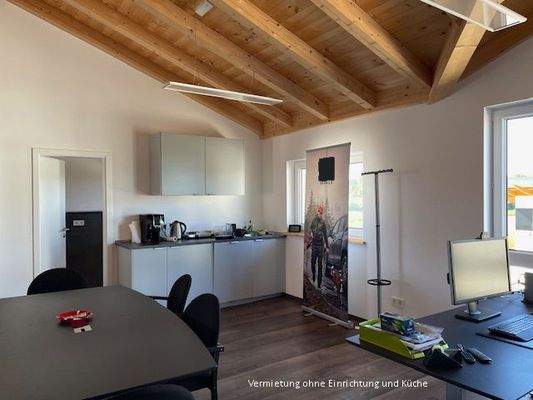 Büro 1 mit Küchebereich .jpg