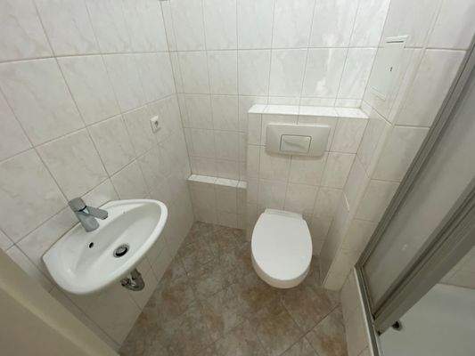 Bad 2 - Dusche und WC