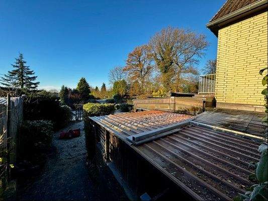 seitlicher Zugang in den Garten-1