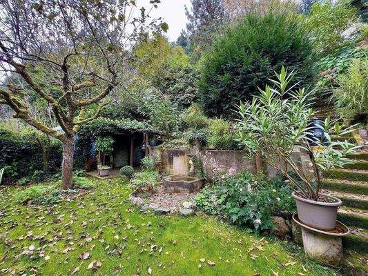 Wiehre-Günterstal: Garten für 4 sich einige Käufer