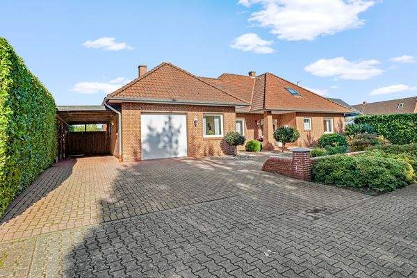 Außenansicht Garage