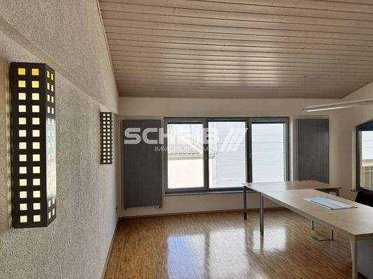 hell durch viele Fenster