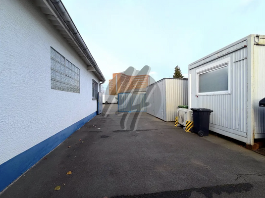 INFOS UNTER: 06171-586000