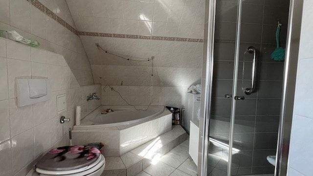 DG Bad mit Wanne und Dusche
