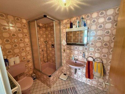 Badezimmer - ELW - DG