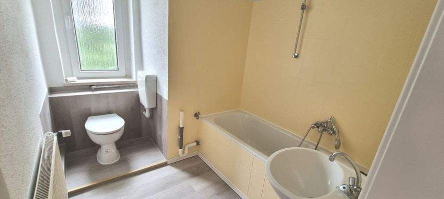 Musterbad mit Fenster