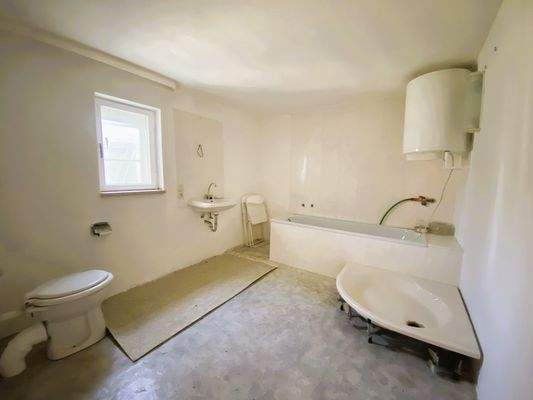 Tageslichtbad mit Wanne 