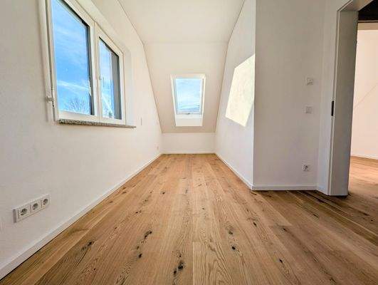 Büro o. Schlafzimmer (OG)