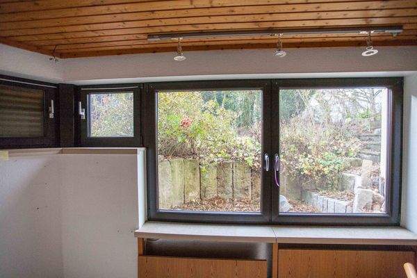 1 von 3 Schlaf-/Kinder-/Gästezimmern UG