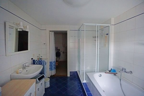 Badezimmer im Kellergeschoß