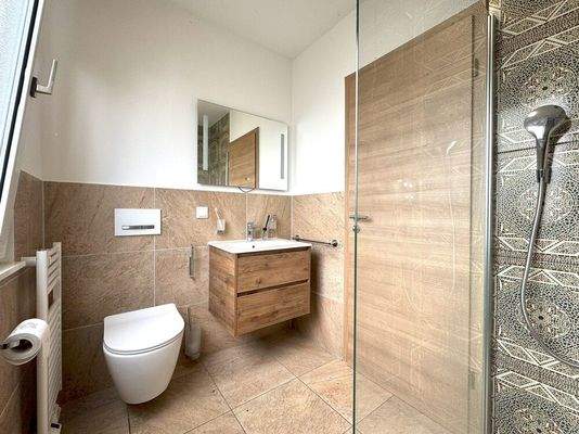 Tageslichtbad mit Dusche