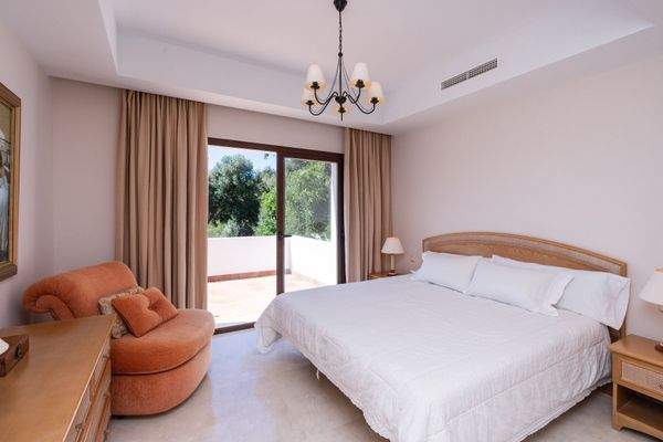 Photo: Villa in Benahavis