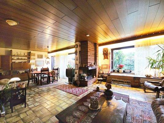 Wohn-Essbereich mit Zugang zur Terrasse