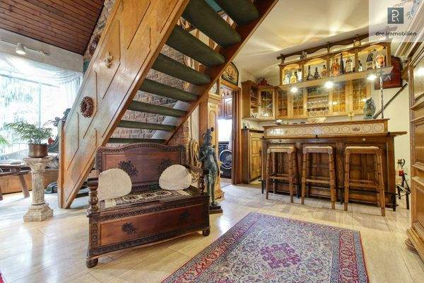 Wohnbereich mit Blick in Küche