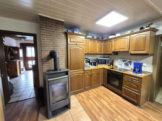 Holzofen 2 und Küche