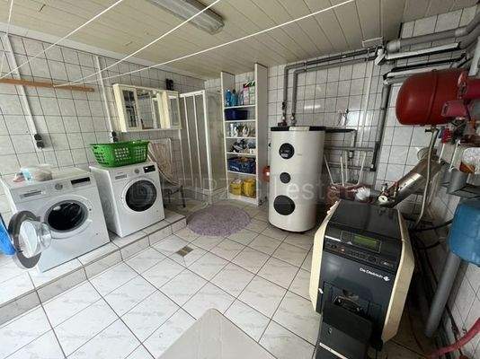 WaMa-Raum mit Dusche im EG Haus 2