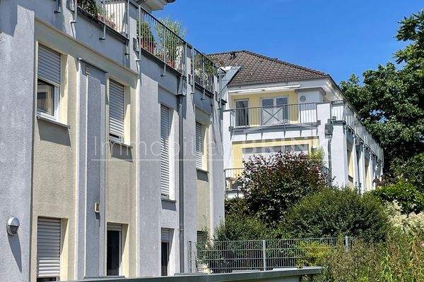 Blick von TG-Einfahrt zur Wohnung.jpg