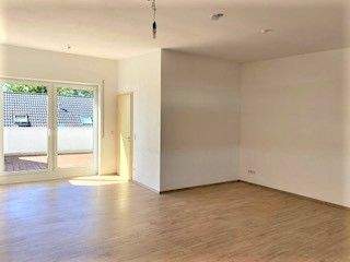 DG Zimmer rd. 25 m2 - Zugang zur Dachterrasse.jpg