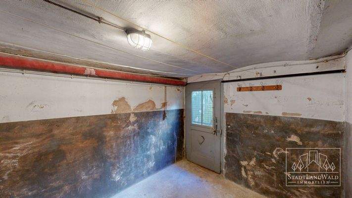 UG - Lagerraum mit Übergang in den Garten