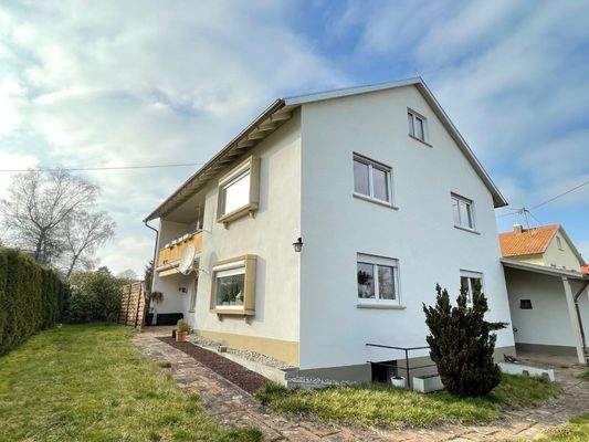 Ansicht vom Haus mit Balkon