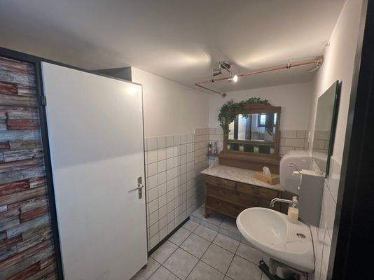 KG Damen WC