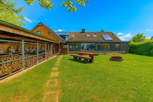 Großzügiges Grundstück