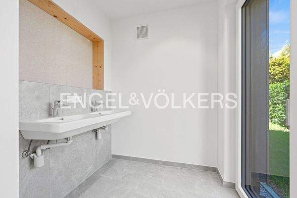 Modernes Tageslichtbad