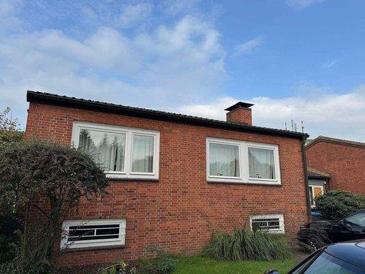 Schlafebene mit Kellerbereich von außen