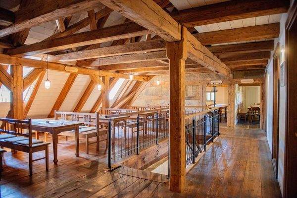 Sitzplätze im Obergeschoss