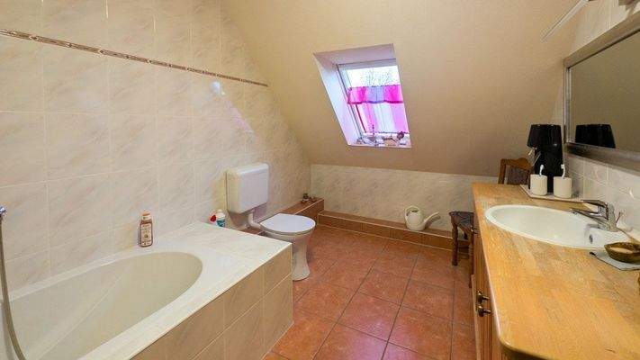 Tageslichtbad im Dachgeschoss