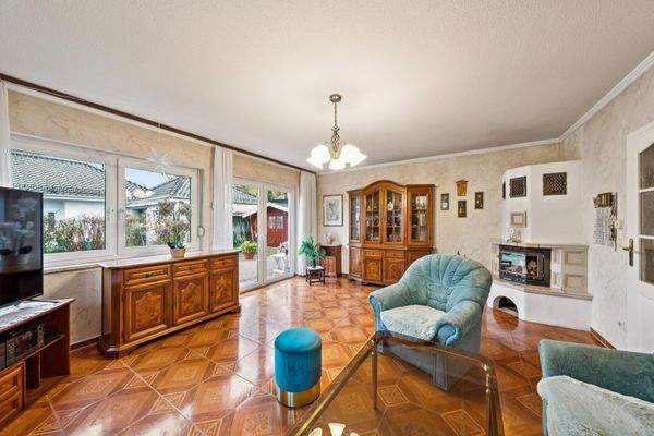 Lichtdurchflutetes Wohnzimmer