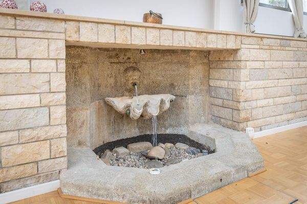 Villa Wohnzimmer Muschelbrunnen