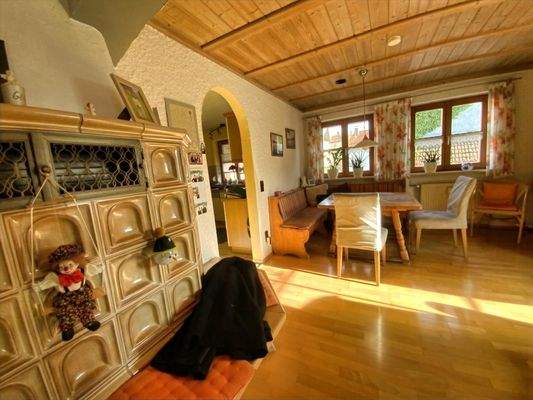 Kachelofen und Essplatz 1. Stock