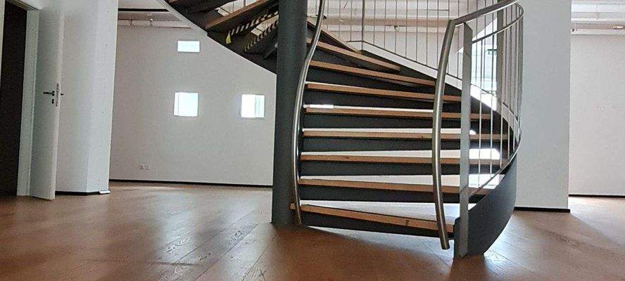 [A] EG links Wendeltreppe