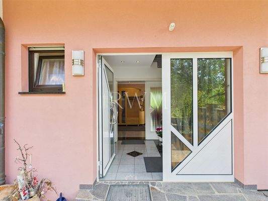 Hauseingang 1. Obergeschoss