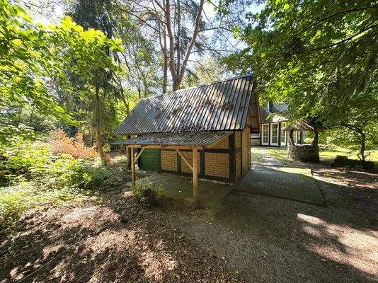 Abstellgebäude mit Sauna