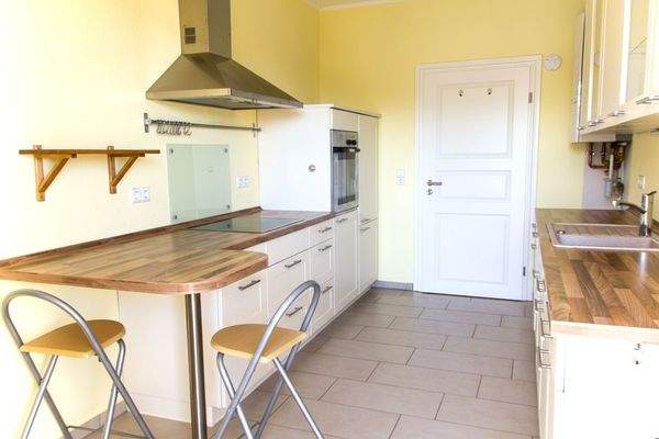 Küche mit Einbauküche